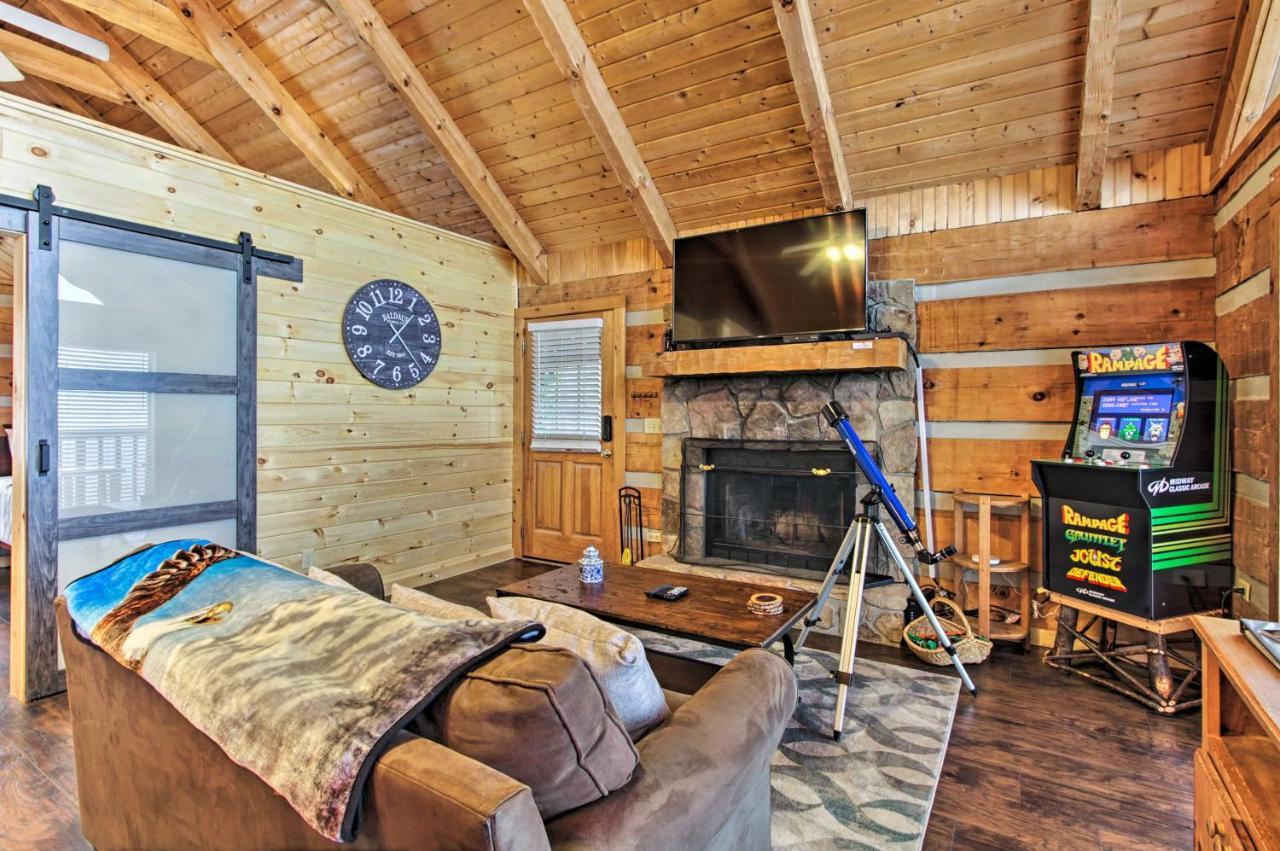 Sevierville Cabin With Private Hot Tub And Fireplace! Екстер'єр фото