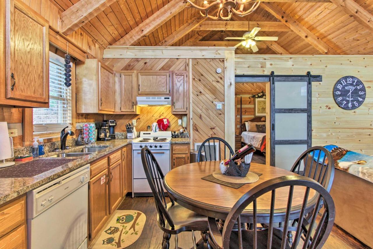 Sevierville Cabin With Private Hot Tub And Fireplace! Екстер'єр фото