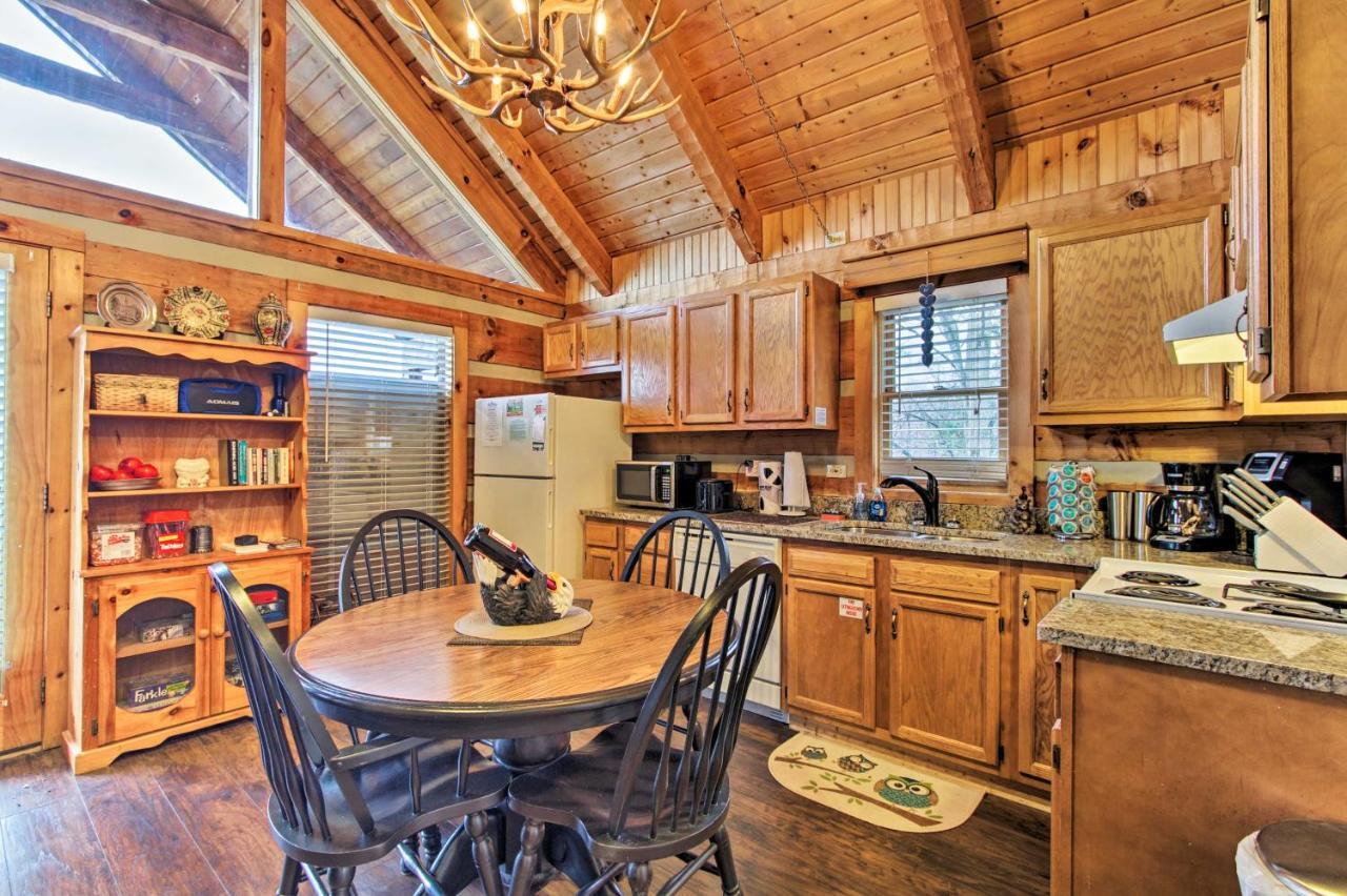 Sevierville Cabin With Private Hot Tub And Fireplace! Екстер'єр фото