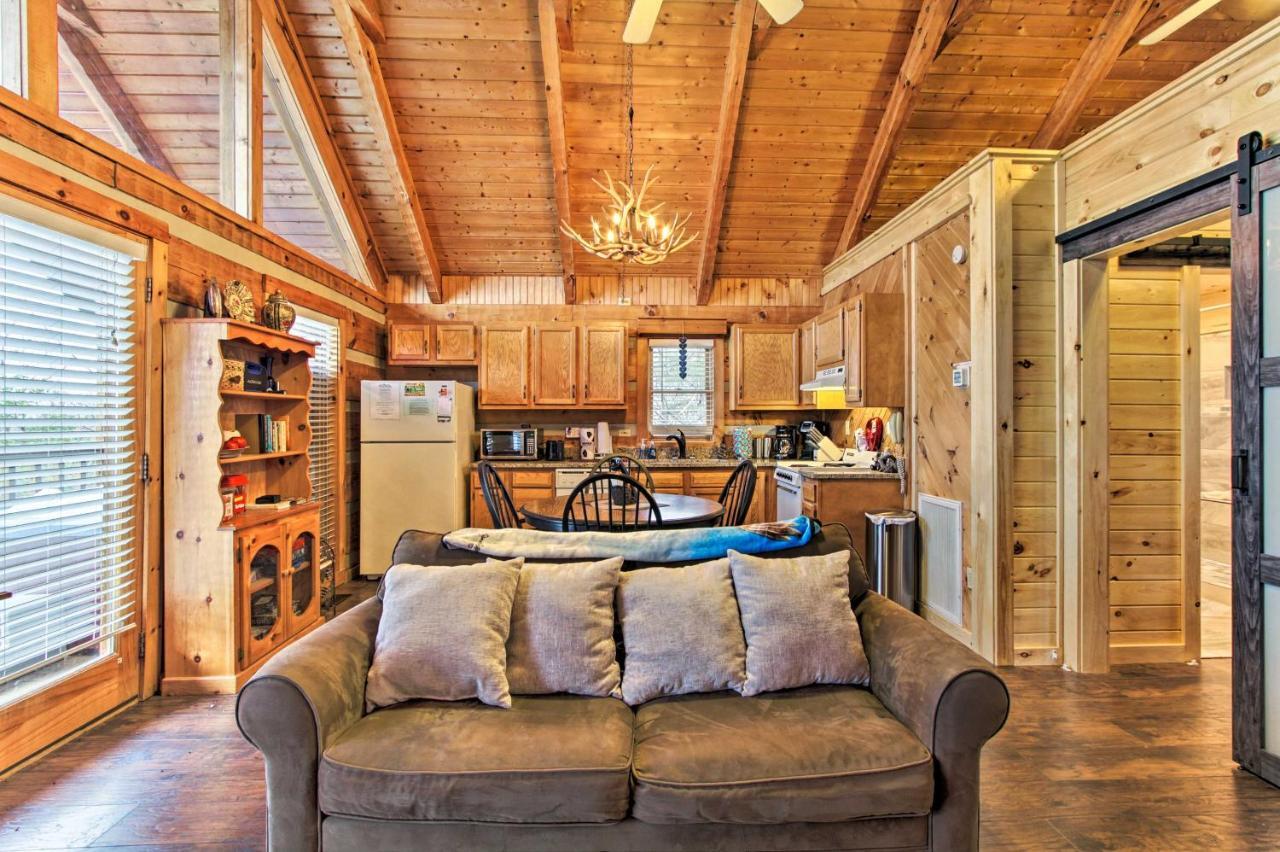 Sevierville Cabin With Private Hot Tub And Fireplace! Екстер'єр фото